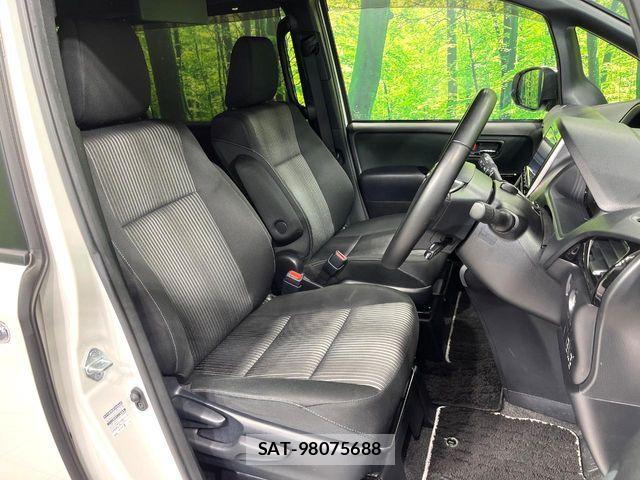 Toyota VOXY 2020-08 7360400-7