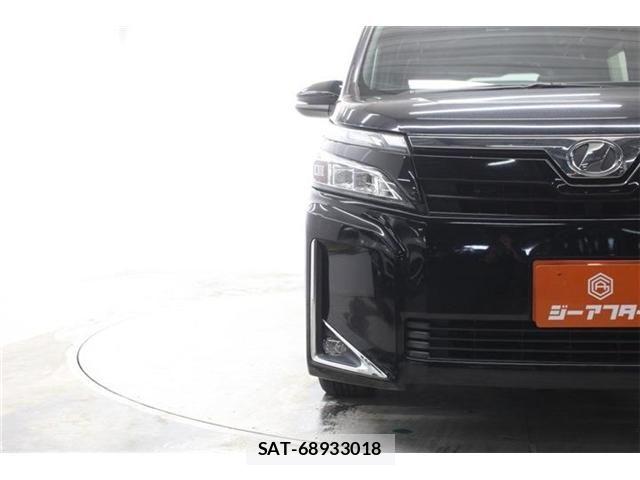 Toyota VOXY 2018-11 7360418-10