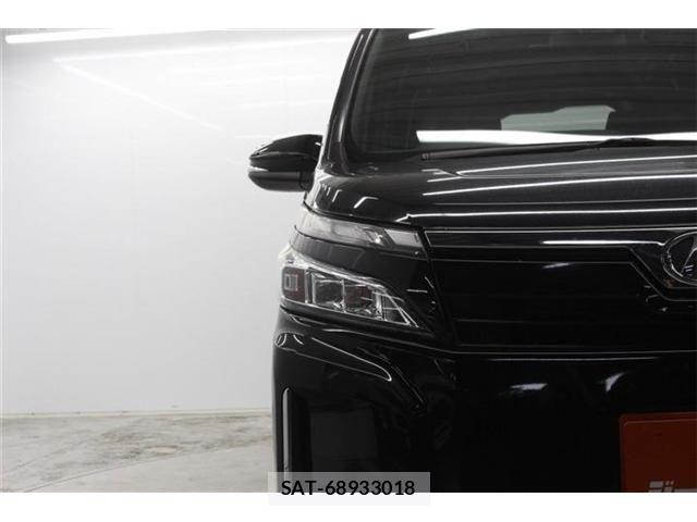 Toyota VOXY 2018-11 7360418-11