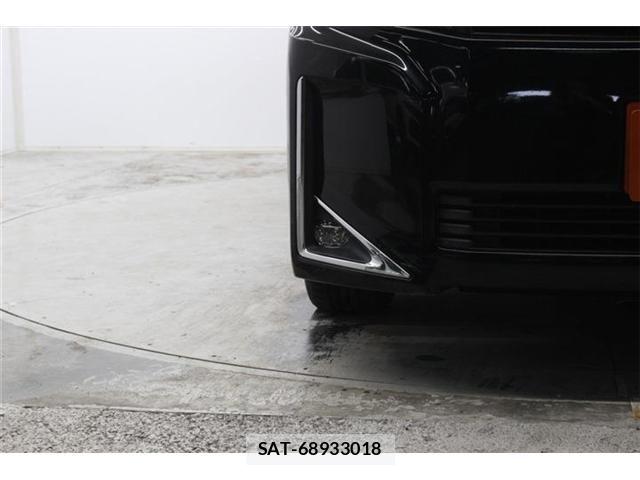 Toyota VOXY 2018-11 7360418-12