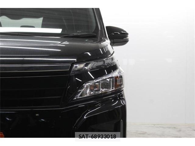 Toyota VOXY 2018-11 7360418-14