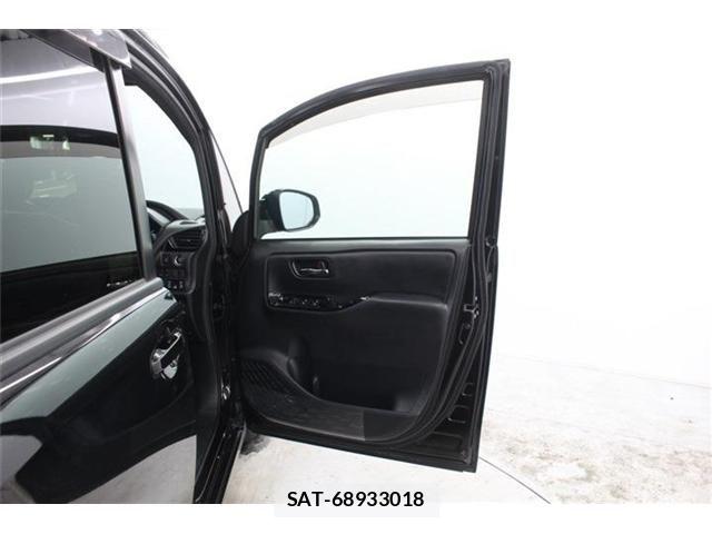 Toyota VOXY 2018-11 7360418-29