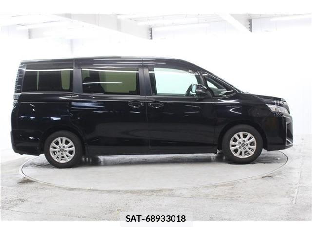 Toyota VOXY 2018-11 7360418-3