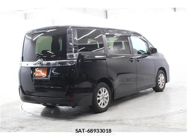 Toyota VOXY 2018-11 7360418-4