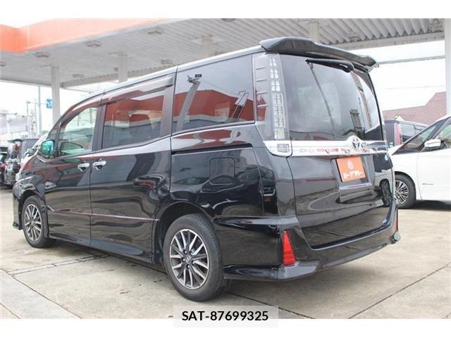 Toyota VOXY 2016-01 7360417-11