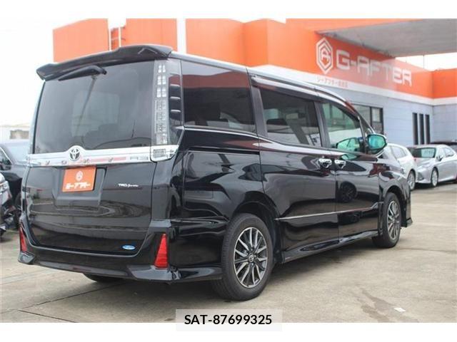 Toyota VOXY 2016-01 7360417-13