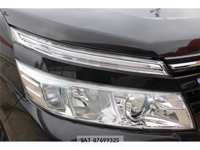 Toyota VOXY 2016-01 7360417-19