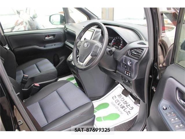 Toyota VOXY 2016-01 7360417-25