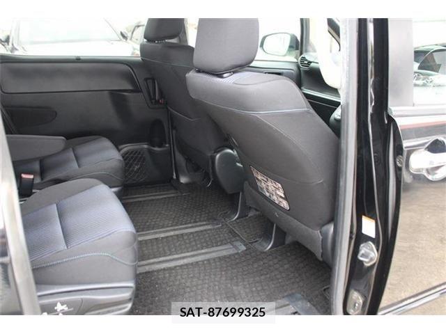 Toyota VOXY 2016-01 7360417-27