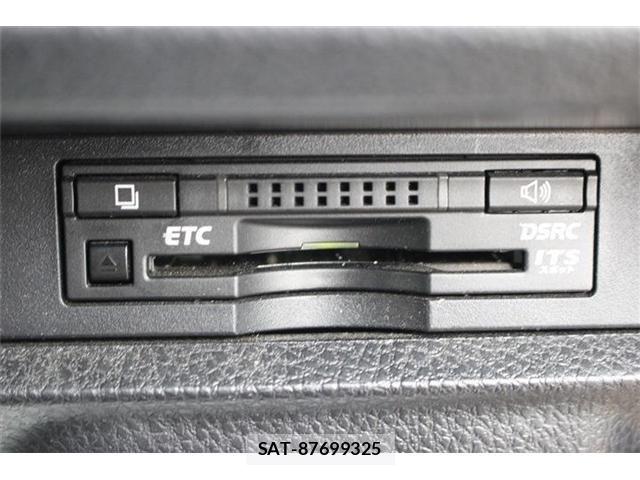 Toyota VOXY 2016-01 7360417-6
