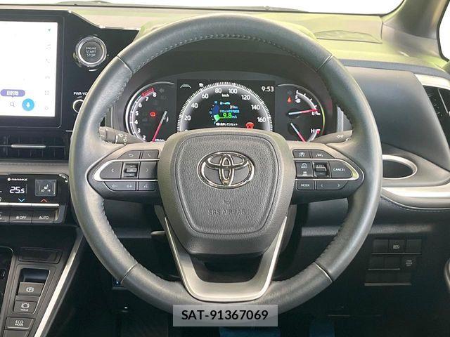 Toyota VOXY 2022-06 7360383-11