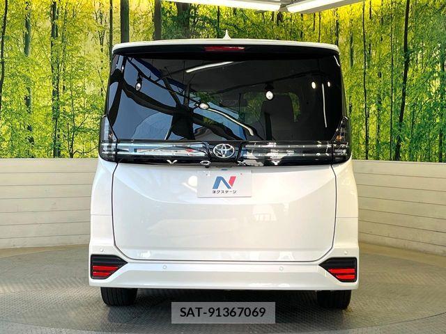 Toyota VOXY 2022-06 7360383-15