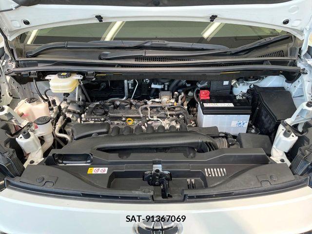 Toyota VOXY 2022-06 7360383-17