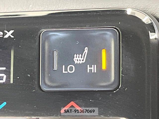 Toyota VOXY 2022-06 7360383-6
