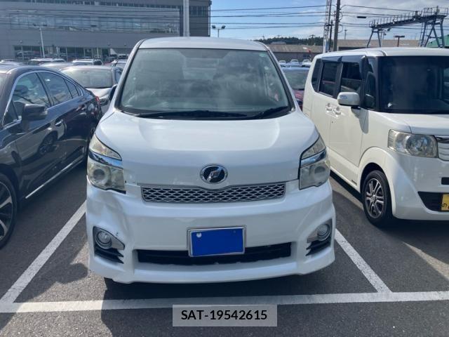Toyota VOXY 2013-07 7360432-0