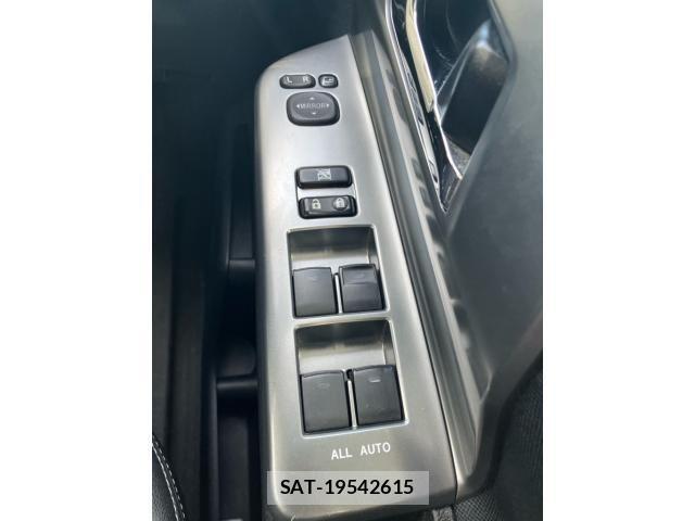 Toyota VOXY 2013-07 7360432-18