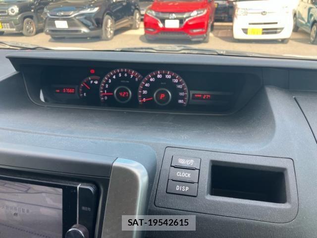 Toyota VOXY 2013-07 7360432-22