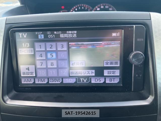 Toyota VOXY 2013-07 7360432-26