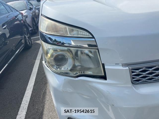 Toyota VOXY 2013-07 7360432-6