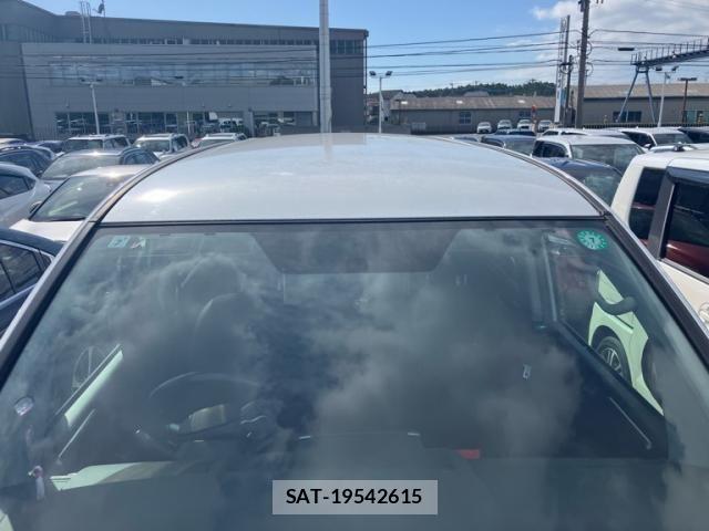 Toyota VOXY 2013-07 7360432-7