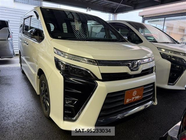 Toyota VOXY 2018-10 7360416-0