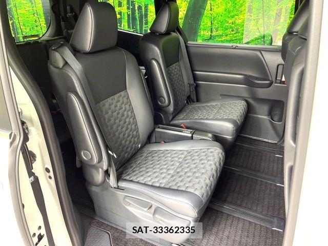 Toyota VOXY 2022-09 7360391-9