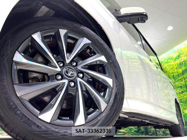 Toyota VOXY 2022-09 7360391-13