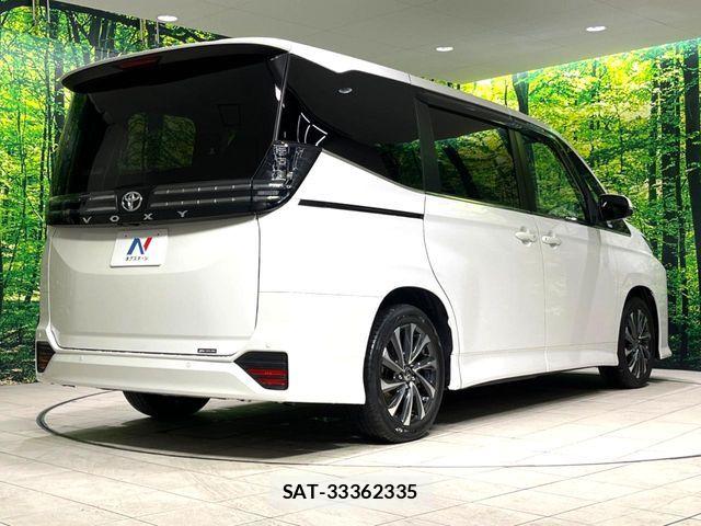 Toyota VOXY 2022-09 7360391-16
