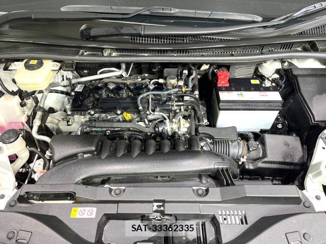 Toyota VOXY 2022-09 7360391-17