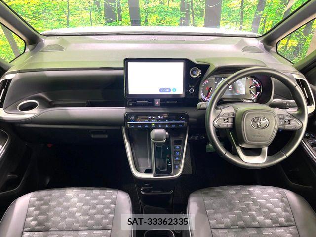 Toyota VOXY 2022-09 7360391-1