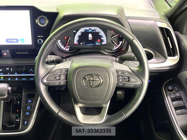 Toyota VOXY 2022-09 7360391-7