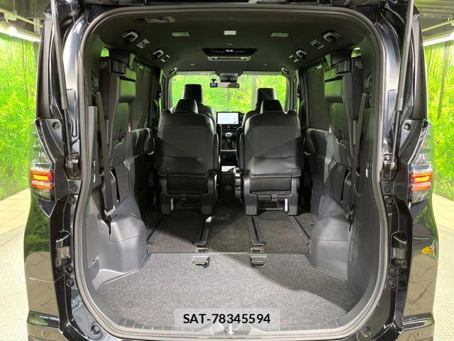 Toyota VOXY 2023-05 7360388-10