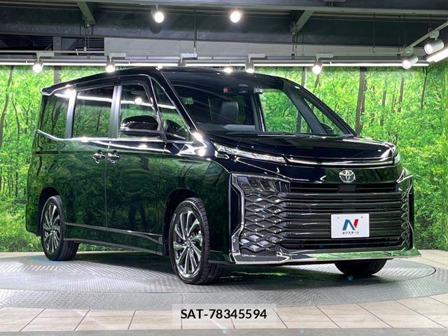 Toyota VOXY 2023-05 7360388-16
