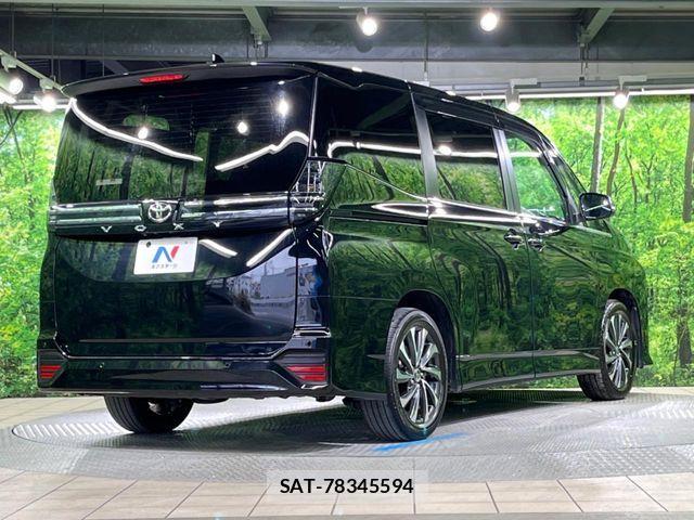 Toyota VOXY 2023-05 7360388-17