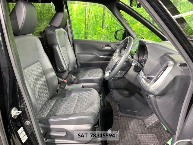 Toyota VOXY 2023-05 7360388-7