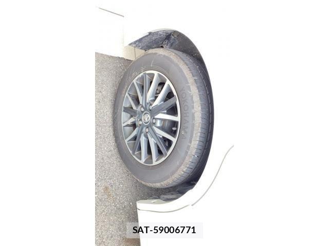 Toyota VOXY 2016-04 7360423-11