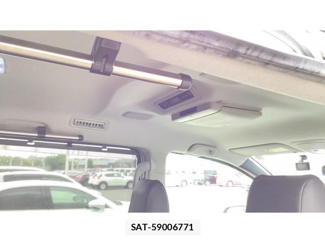 Toyota VOXY 2016-04 7360423-13