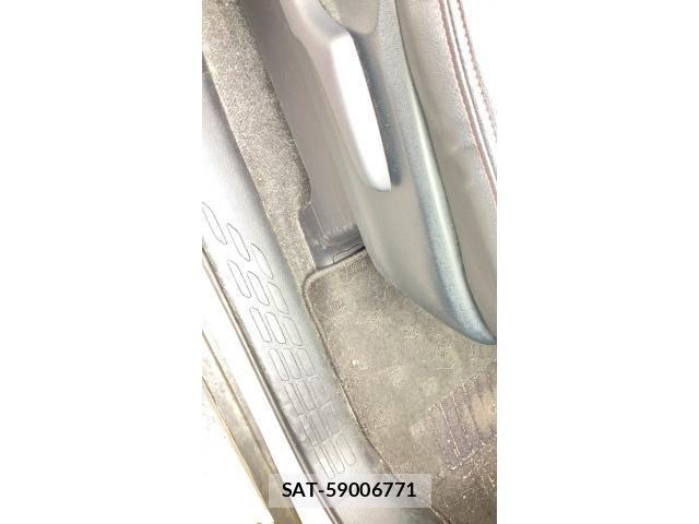 Toyota VOXY 2016-04 7360423-14