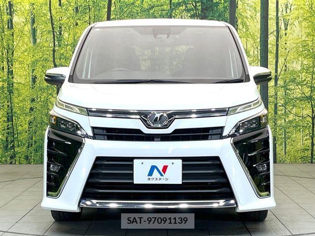 Toyota VOXY 2018-02 7360398-14