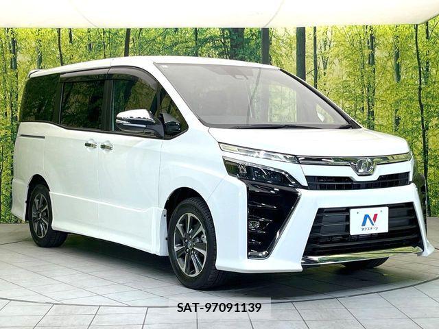 Toyota VOXY 2018-02 7360398-16
