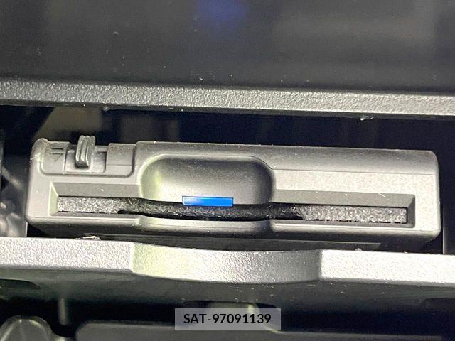 Toyota VOXY 2018-02 7360398-6