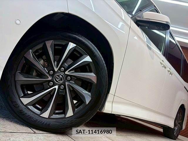 Toyota VOXY 2023-10 7360387-10
