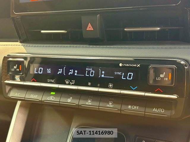 Toyota VOXY 2023-10 7360387-11