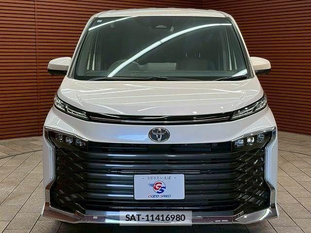 Toyota VOXY 2023-10 7360387-16