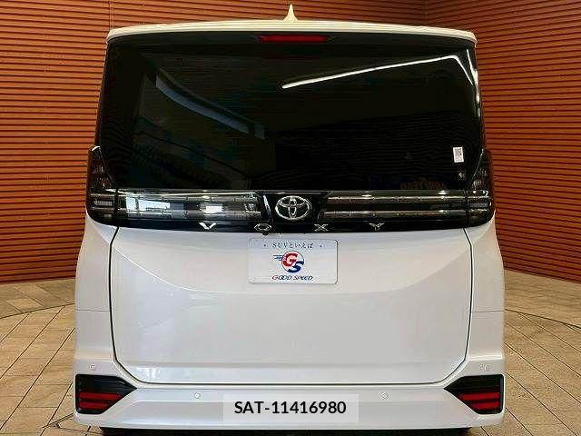 Toyota VOXY 2023-10 7360387-18