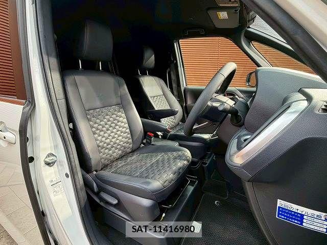 Toyota VOXY 2023-10 7360387-6
