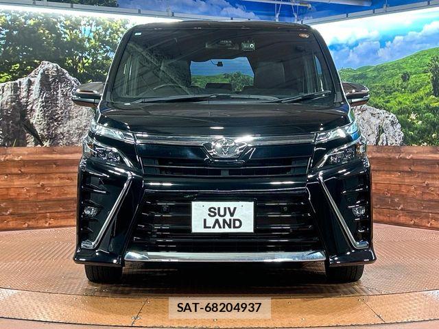 Toyota VOXY 2021-05 7360401-14