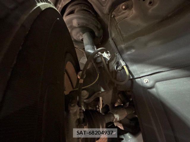 Toyota VOXY 2021-05 7360401-19
