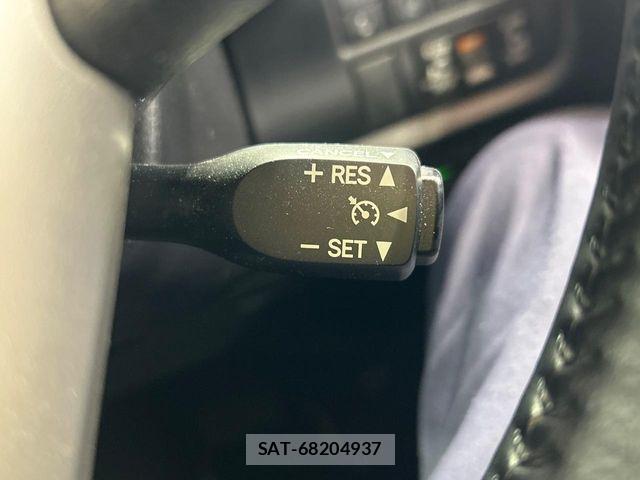 Toyota VOXY 2021-05 7360401-6