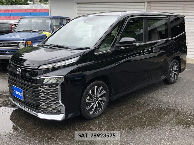 Toyota VOXY 2022-05 7360394-0